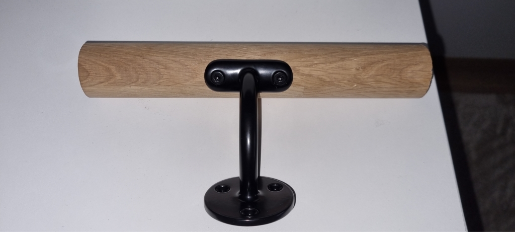 Art-011 håndløperholder svart for vegg