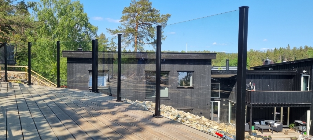 Aluminiumrekkverk uten håndløper